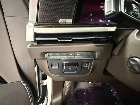 Used 2025 Cadillac Escalade Premium Luxury w/ Touring Package AWD/4WD image 19