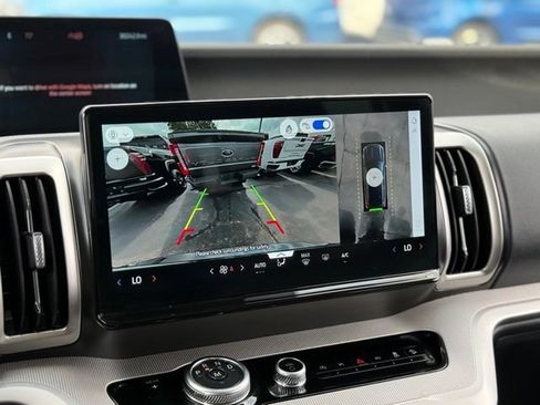 Certified 2025 Ford Expedition Active AWD/4WD image 3