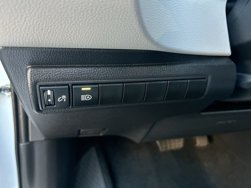 Used 2026 Toyota Corolla LE FWD image 13