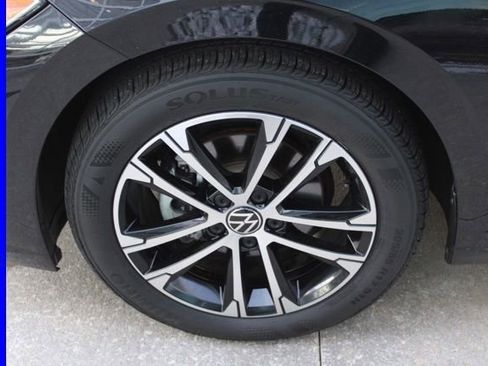 Used 2024 Volkswagen Jetta Sport FWD image 10