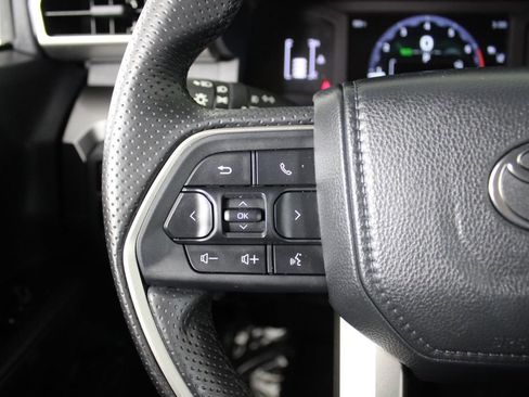 Used 2025 Toyota 4Runner SR5 RWD image 23