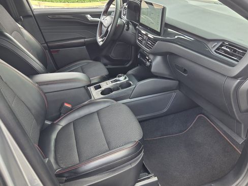 Used 2023 Ford Escape ST-Line w/ Tech Pack #1 FWD image 11