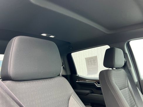 Used 2022 Chevrolet Silverado 1500 LT w/ Z71 Off-Road Package image 13