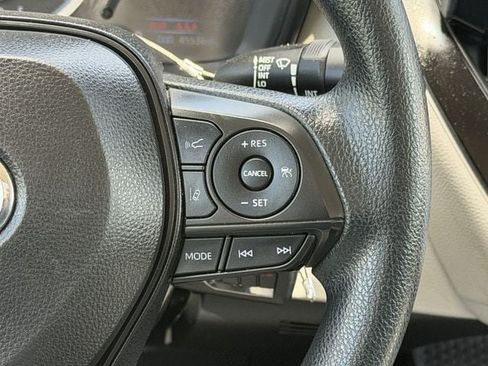 Used 2022 Toyota Corolla LE FWD image 15