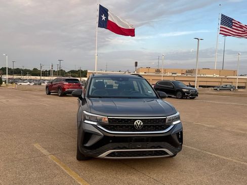 Used 2023 Volkswagen Taos S FWD image 4