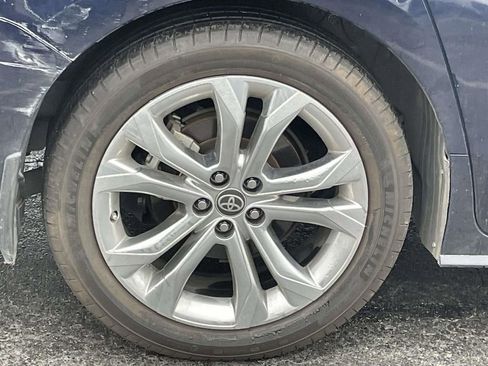 Used 2023 Toyota Sienna Platinum image 13