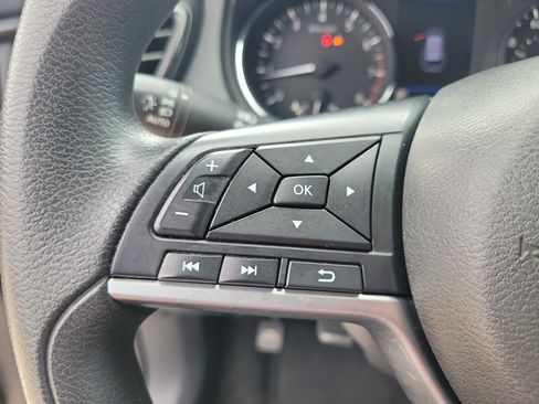 Used 2020 Nissan Rogue S FWD image 24