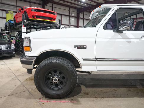 Used 1995 Ford F250 4x4 Regular Cab image 3