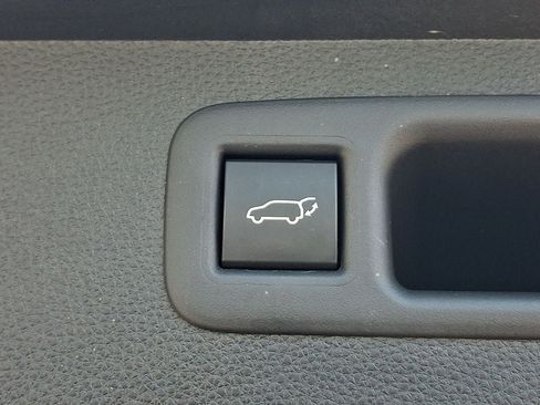 Used 2021 Toyota Highlander Limited AWD/4WD image 30