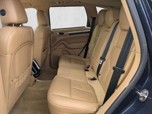 Used 2013 Porsche Cayenne Diesel AWD/4WD image 18