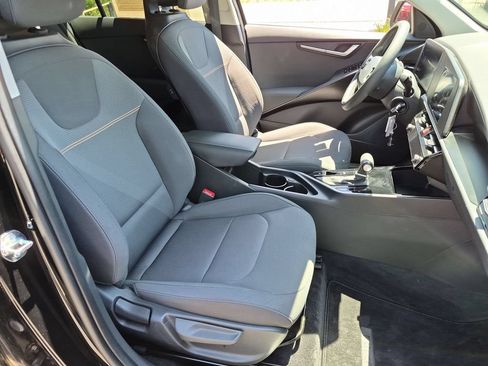 Used 2025 Kia Niro LX FWD image 31