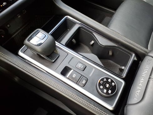 Used 2023 Nissan Pathfinder Platinum AWD/4WD image 17