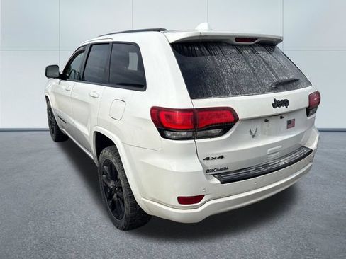 Used 2018 Jeep Grand Cherokee Altitude AWD/4WD image 2