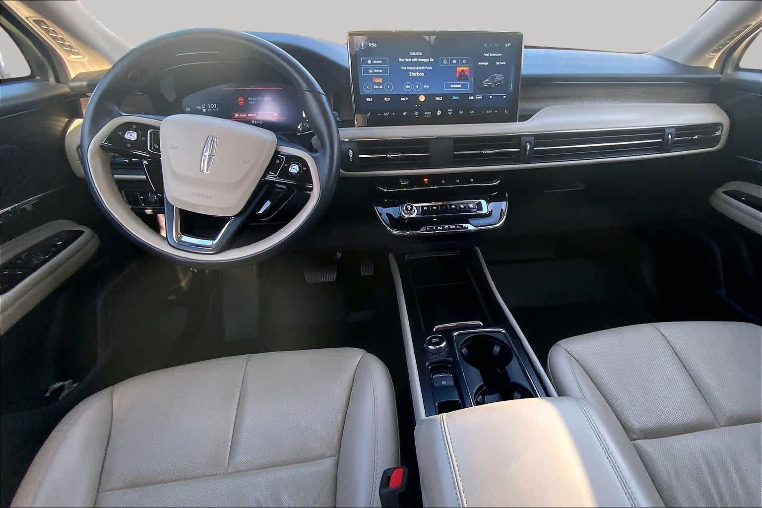 Used 2025 Lincoln Corsair Reserve AWD/4WD image 14
