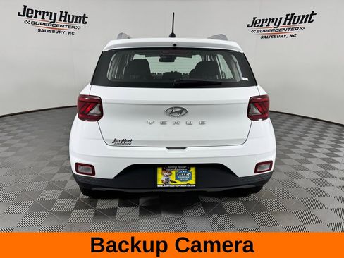 Used 2025 Hyundai Venue SEL image 8