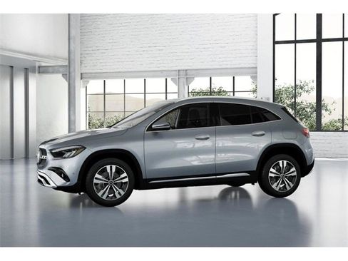 New 2026 Mercedes-Benz GLA 250 4MATIC image 36