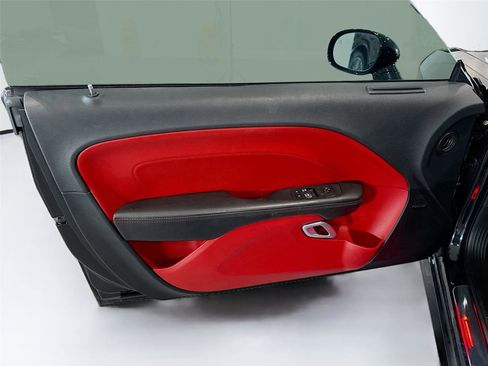 Used 2016 Dodge Challenger R/T Scat Pack RWD image 9
