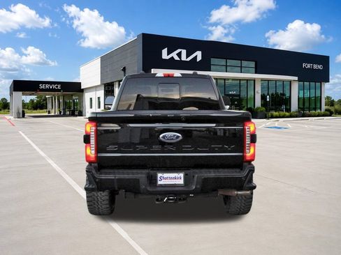 Used 2023 Ford F250 Lariat w/ Lariat Ultimate Package AWD/4WD image 6