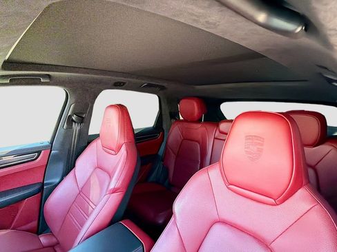 Used 2023 Porsche Cayenne GTS image 27