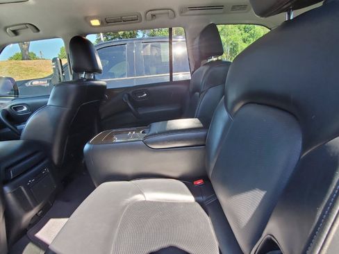 Used 2017 INFINITI QX80 4WD image 5