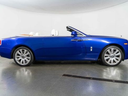 Used 2017 Rolls-Royce Dawn RWD image 9
