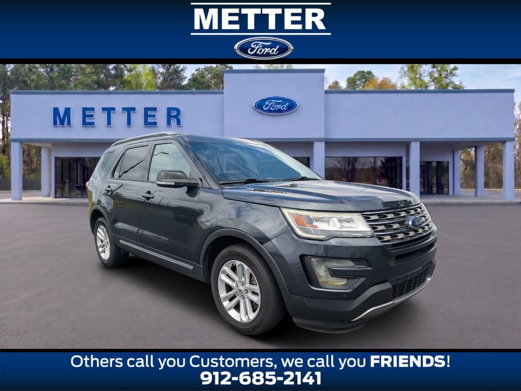 Used 2017 Ford Explorer XLT w/ Equipment Group 202A FWD image 1
