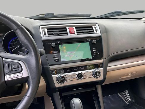 Used 2016 Subaru Outback 3.6R Limited AWD/4WD image 6