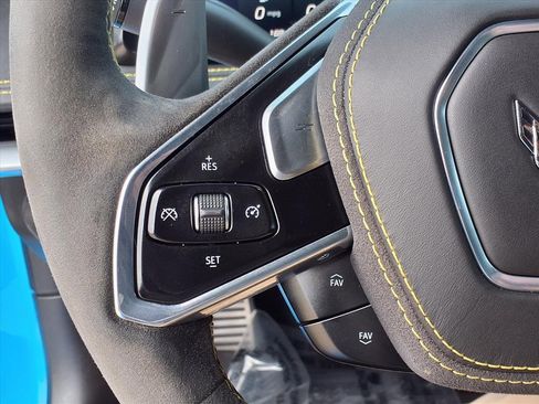 Used 2022 Chevrolet Corvette Stingray Premium Cpe w/ Z51 Performance Package image 18