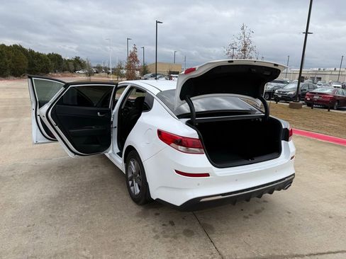Used 2020 Kia Optima LX image 24