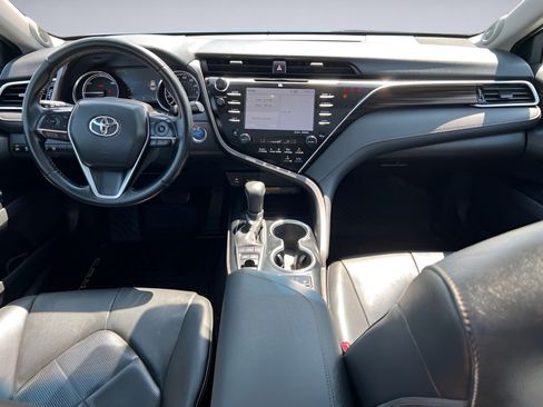 Used 2018 Toyota Camry XLE w/ Audio Package FWD image 16