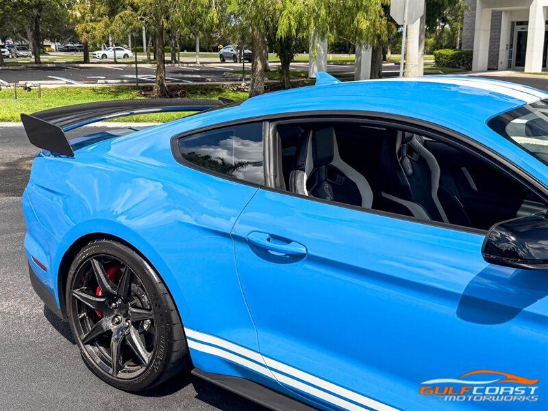 Used 2022 Ford Mustang Shelby GT500 w/ Carbon Fiber Track Pack RWD image 66