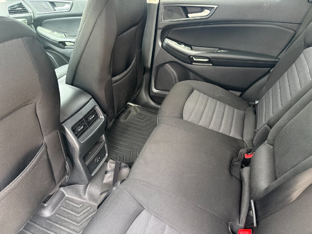 Used 2021 Ford Edge SE FWD image 12