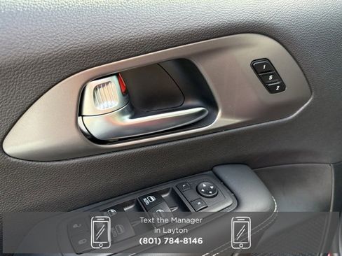 New 2026 Chrysler Pacifica Select w/ S Appearance Package image 12