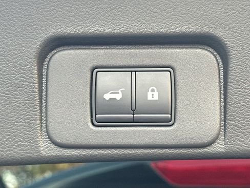 Certified 2022 Nissan Rogue Platinum w/ Head-Up Display Package image 19