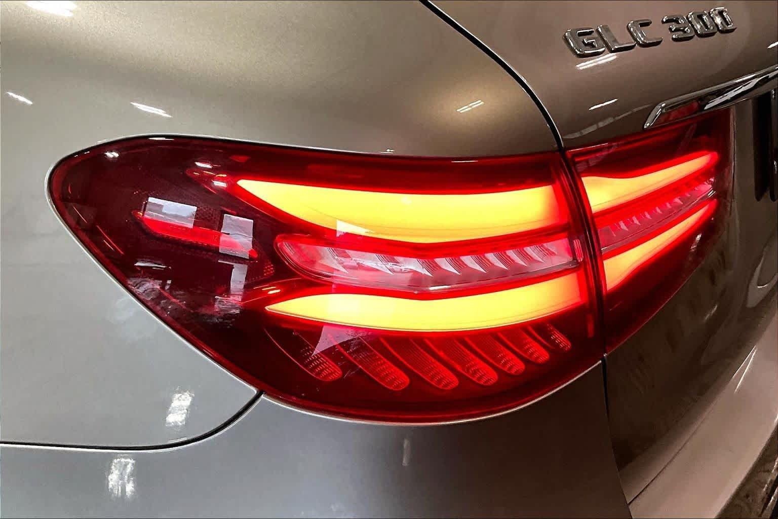 Used 2019 Mercedes-Benz GLC 300 4MATIC image 28