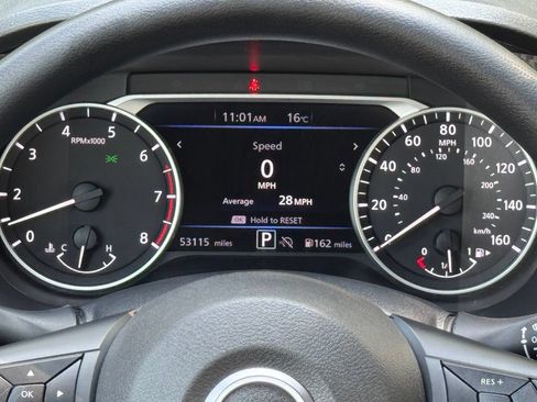 Used 2024 Nissan Sentra SV FWD image 2