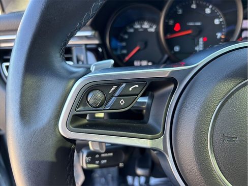 Used 2020 Porsche Macan AWD/4WD image 25