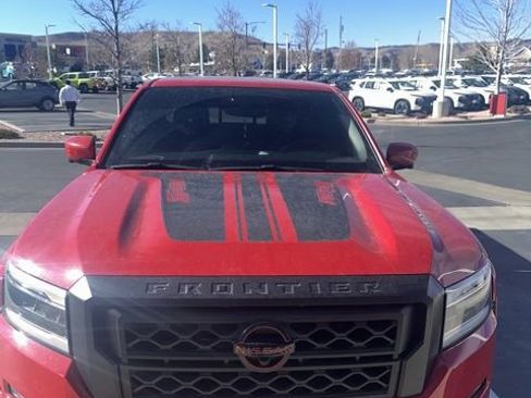 Used 2022 Nissan Frontier PRO-4X w/ Pro-4X Premium Package image 2