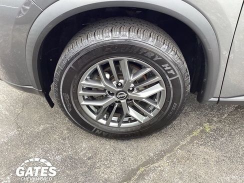 Used 2024 Nissan Rogue S AWD/4WD image 27