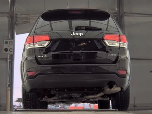 Used 2021 Jeep Grand Cherokee Laredo AWD/4WD image 18