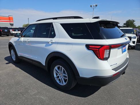 New 2026 Ford Explorer Active w/ Active Comfort Package RWD image 8