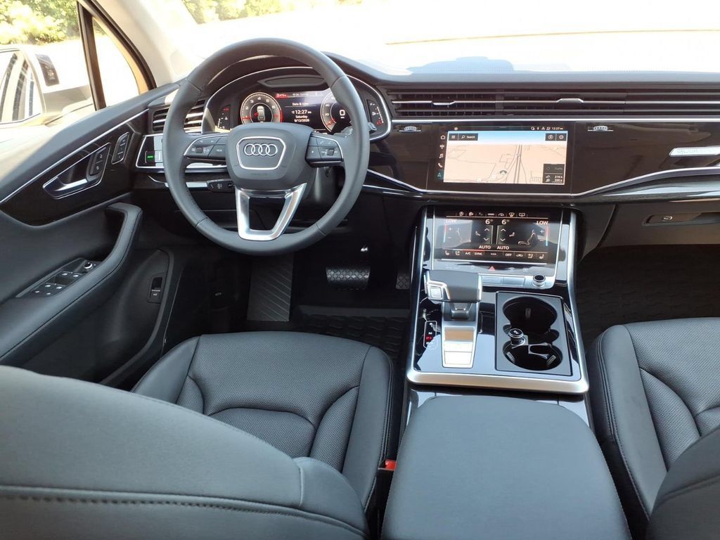 Used 2023 Audi Q7 3.0T Prestige AWD/4WD image 6