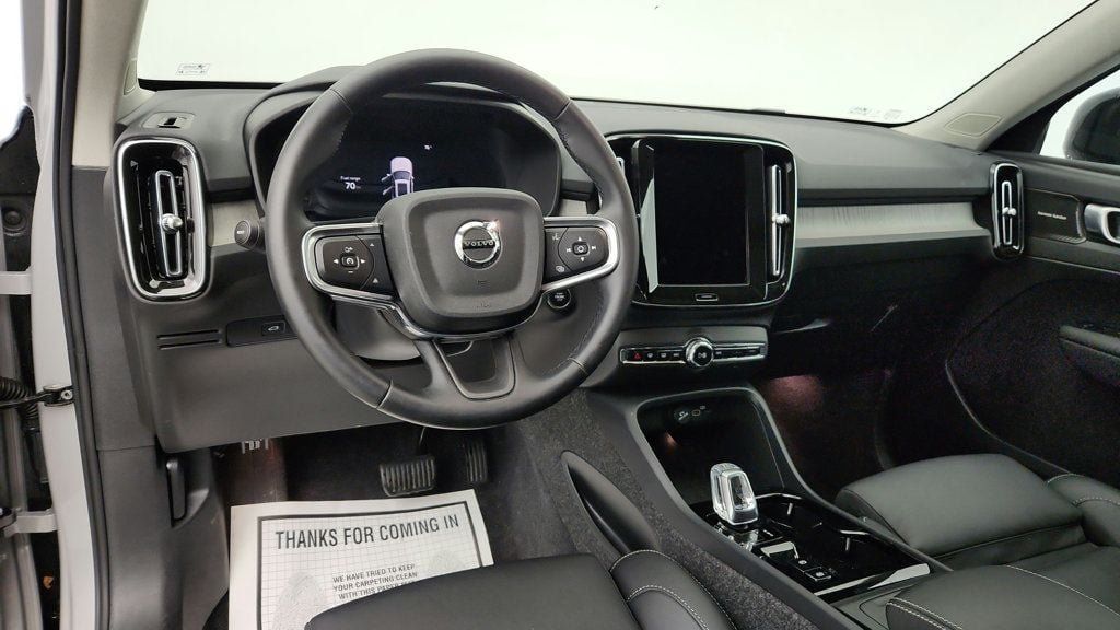 Used 2025 Volvo XC40 B5 Ultra w/ Climate Package AWD/4WD image 12