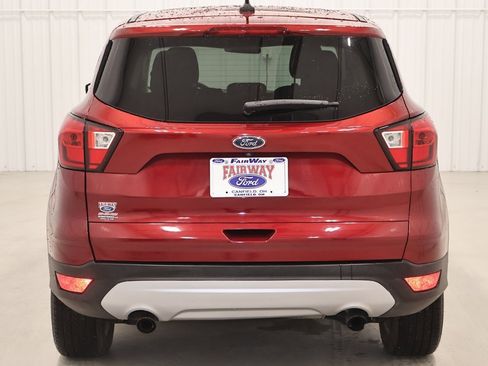 Certified 2019 Ford Escape SE image 9