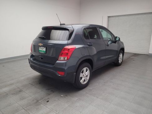 Used 2022 Chevrolet Trax LS w/ Tint and Cruise Package AWD/4WD image 9