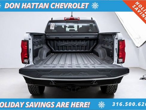 Used 2024 Chevrolet Colorado ZR2 w/ ZR2 Convenience Package III image 37