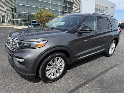Used 2020 Ford Explorer Limited AWD/4WD image 2