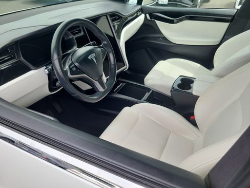 Used 2020 Tesla Model X AWD/4WD image 7