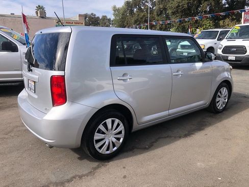 Used 2009 Scion xB image 2