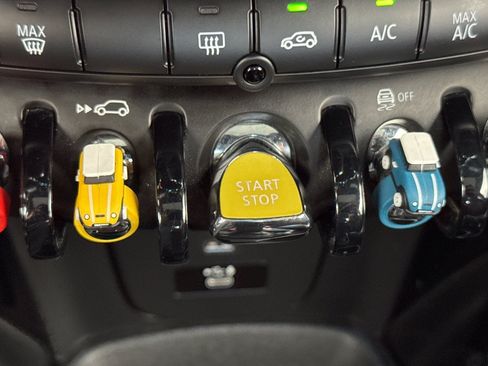 Used 2022 MINI Cooper SE FWD image 22